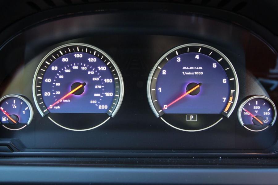 Панель приборов Alpina B6 Bi-Turbo Gran Coupe (F06) 2015 года  (WW) (фото 32 из 46)